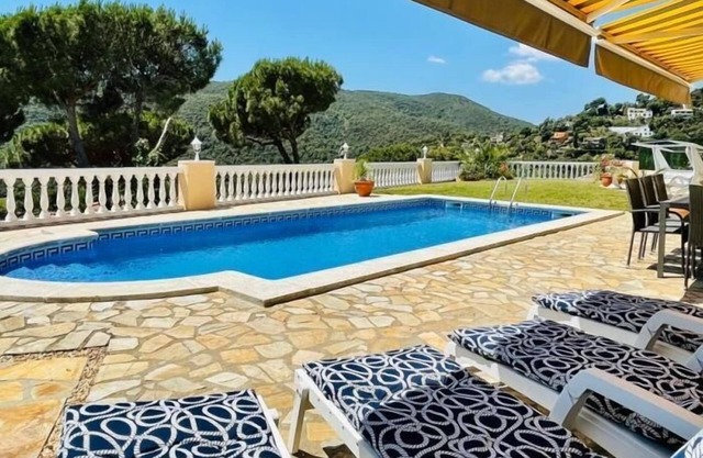 Villa Reina by Costabravaway