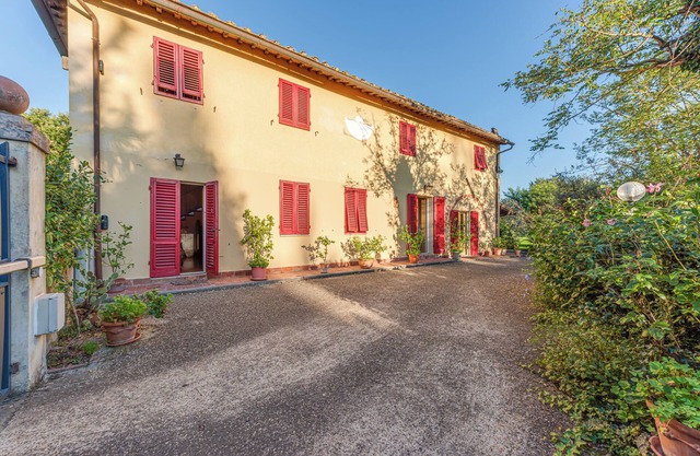 Villa 'Relax Con Piscina San Miniato' with Private Pool, Wi-Fi and Air Conditioning