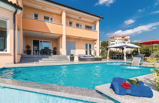 Villa Relax - Pool, Sauna, Gym, Jacuzzi, Games