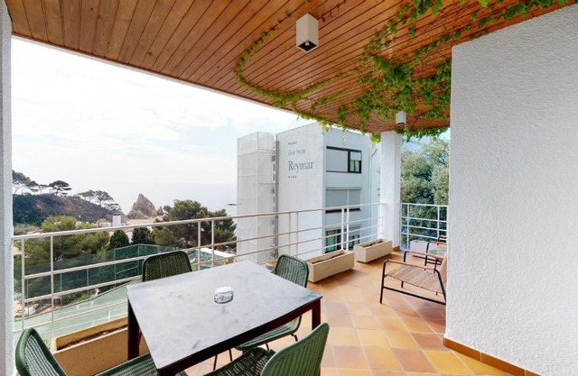 Villa Reymar - diseño y vistas al mar
