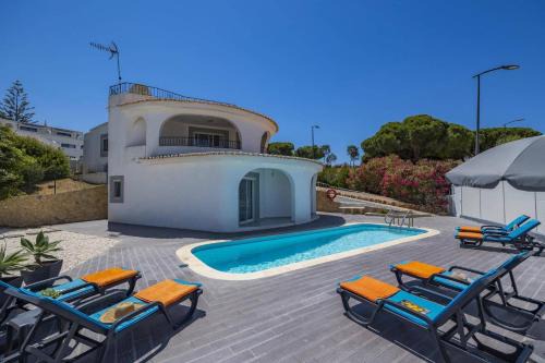 Villa Rocha by Villa Plus