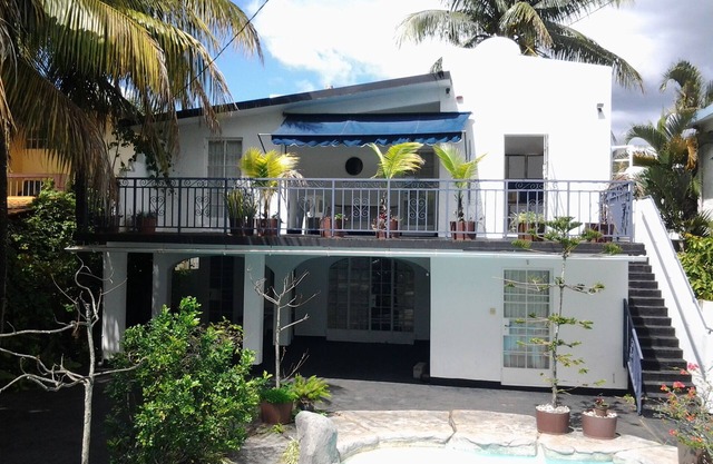 Villa Rosa- -2 Apartments With Outdoor Pool 100m Away From The Beach