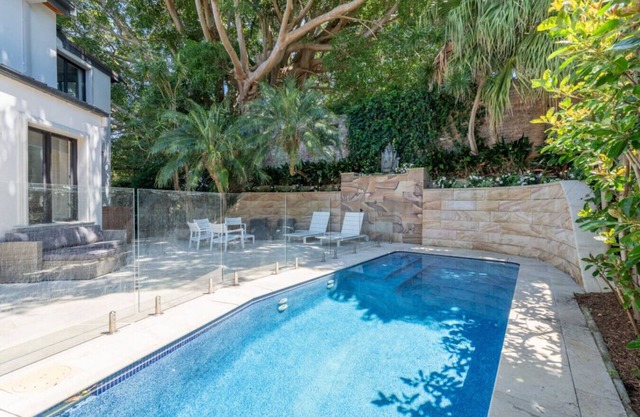 Villa Rose Bay - with Pool and Harbour Bridge Views