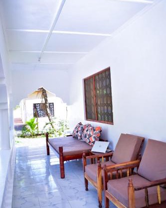 Villa's - Beach 2 km, Wifi, SmartTV, Parking - by Mango Tree Cottages Kilifi