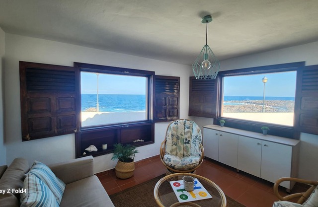 Villa Salada on the Ocean Shore