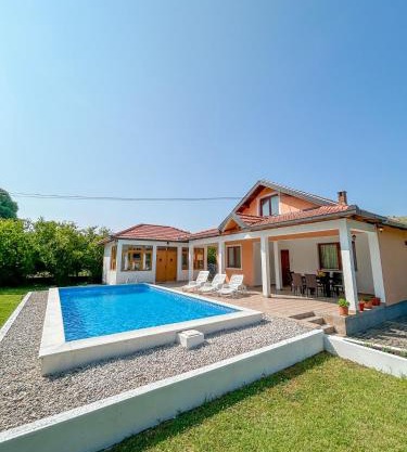 Villa Sama