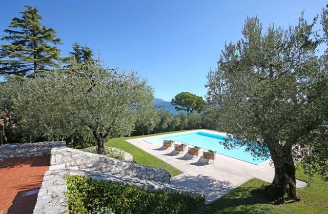 Villa San Giacomo - Five Bedroom Villa, Sleeps 13