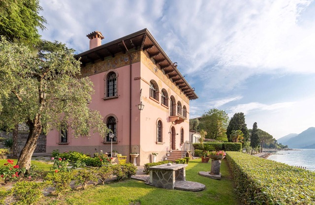 Villa Schlosser Lake Front & Private Pool, Malcesine, Italy