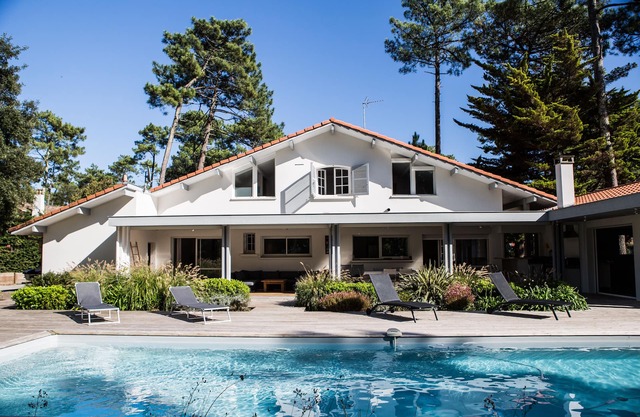 VILLA SECRETE 10 pers plage des estagnots and lac d'hossegor within walking distance