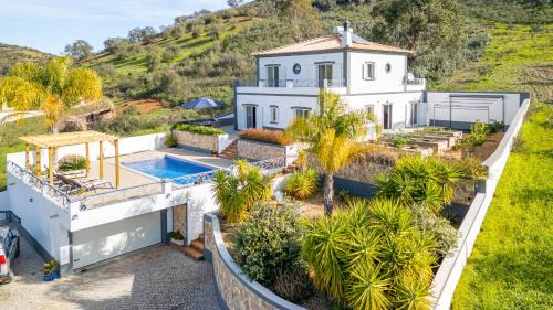 Villa Serena-gorgeous Rural Family Villa & Pool