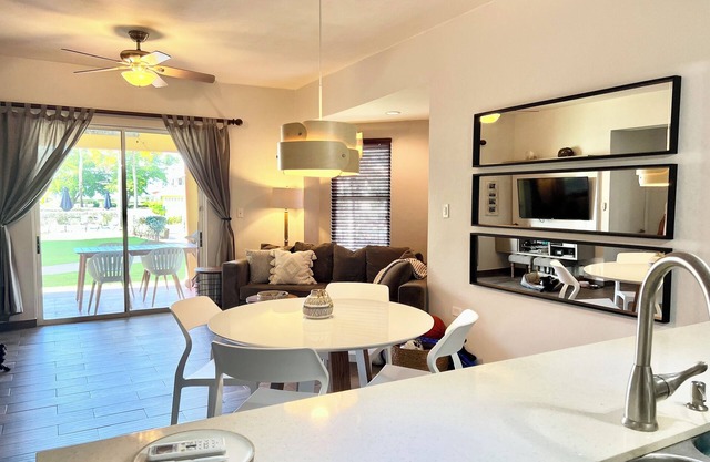 VILLA SERENE in Exclusive Beachfront Complex