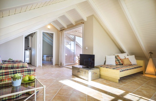 Villa Serenity sleeps 9!