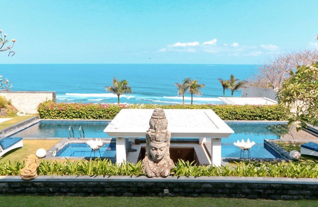 Villa Six Karang Kembar