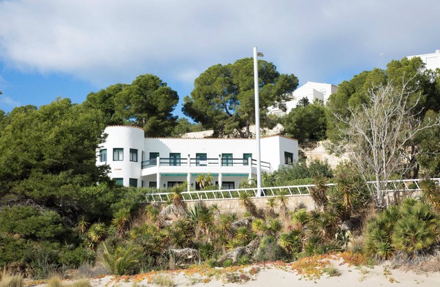 VILLA SOCARRAT, PARADISE NEXT TO THE MEDITERRANEAN