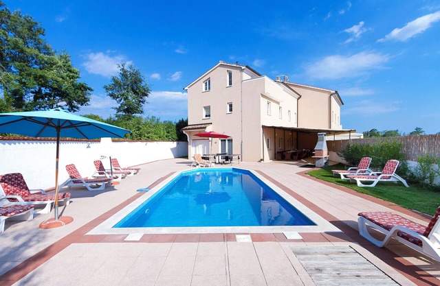 Villa Spacious (V0271-K1) - Zminj