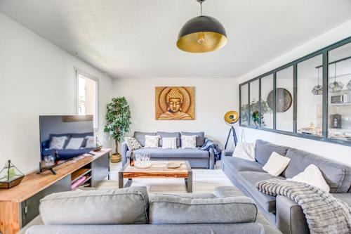 Villa St Simon - 11 couchages, piscine, parking, parfait entre famille, amis ou pros