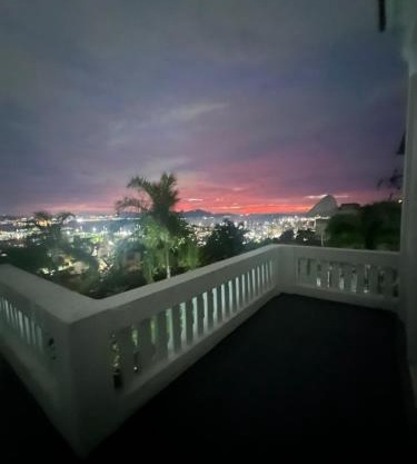 Villa St Teresa do Porto: HarboursideVilla-SeaViews-Pool-BBQ-StarLink-6Bedrm