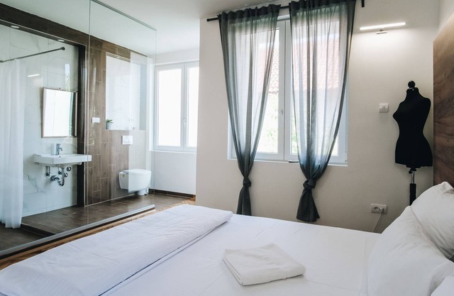 VILLA SUBURBIA BELGRADE - Close to city center