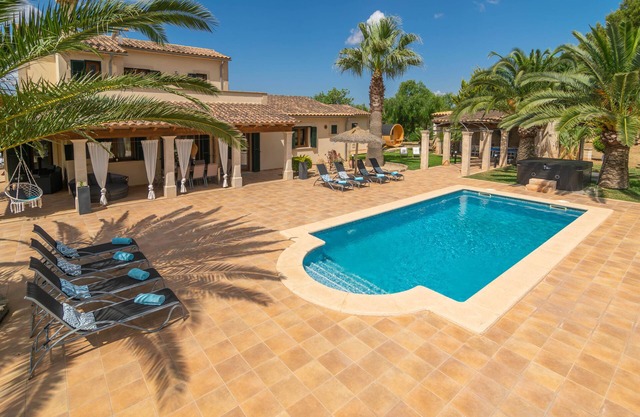 VILLA SUN CLUB HOME - Fantastic villa with private pool, jacuzzi and free WiFi.