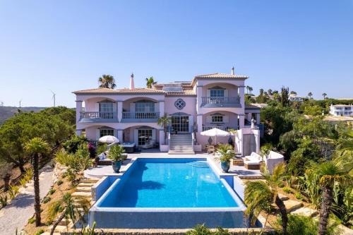 Villa Surga, a luxurious and exclusive romantic villa in the Algarve