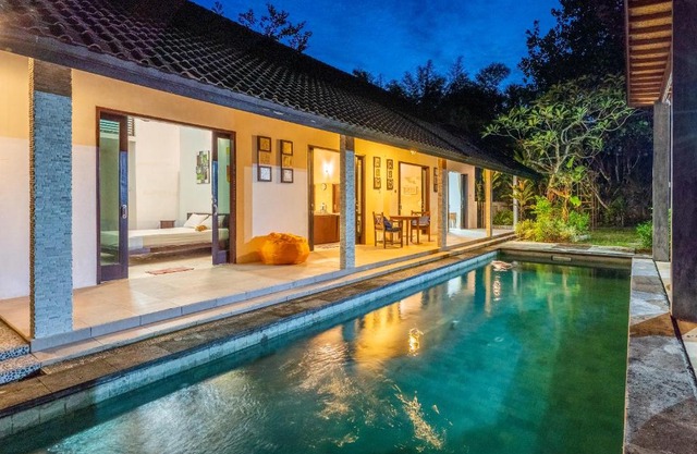 VILLA Surya 3 rooms , waterpool, near the ocean