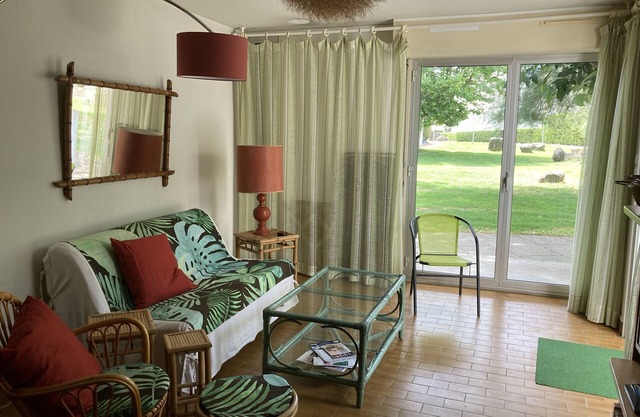 Villa T4 air-conditioned at 150m sandy beach