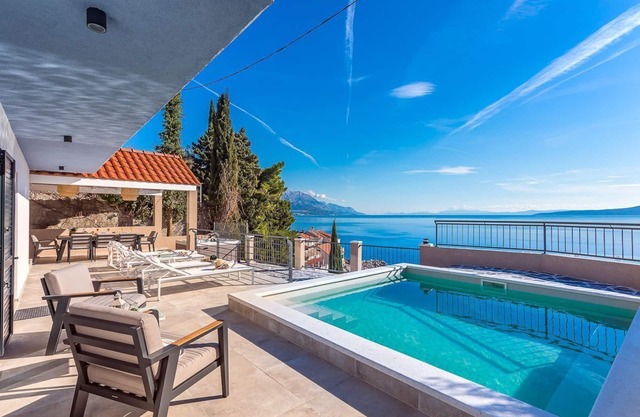 Villa Tadsi - Four Bedroom Villa, Sleeps 8