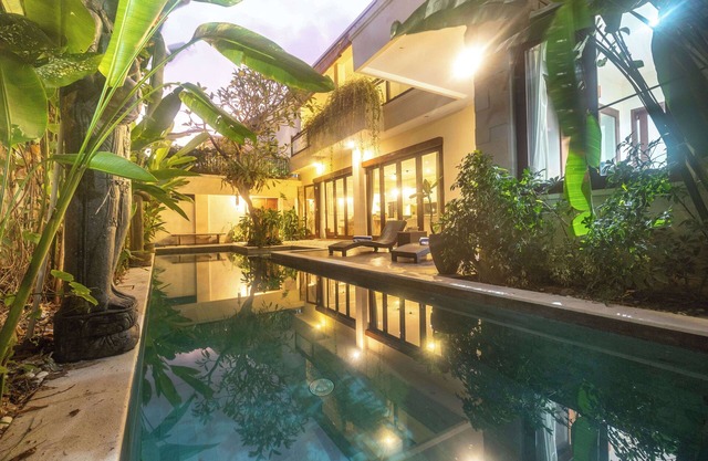 Villa Tepi Sungai