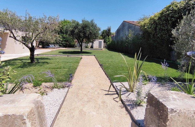 Villa Thébaïde à Saint-rémy-de-provence, 10 Personnes, 5 Chb, 5 Sdb, Piscine sel