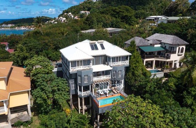 VILLA THOMPSON LUXURIOUS VILLA,IDEAL FOR COUPLES AND FAMILIES.