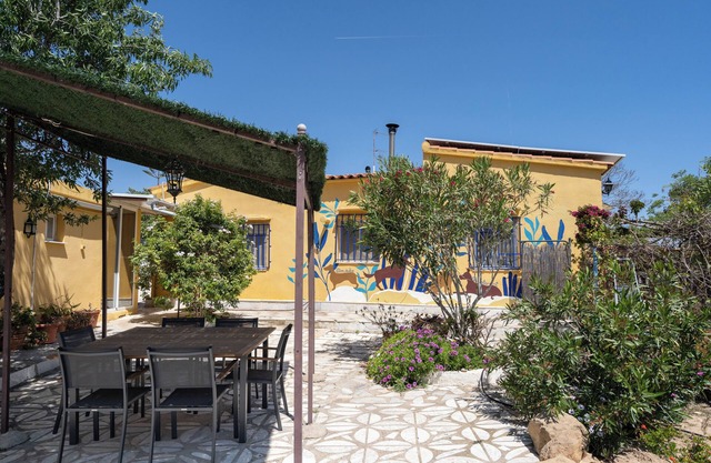 Villa Torrent: Long-term Living & Workspace