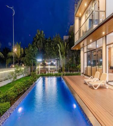 Villa Tuần Châu 10 phòng ngủ - sát biển - bể bơi - sân vườn BBQ