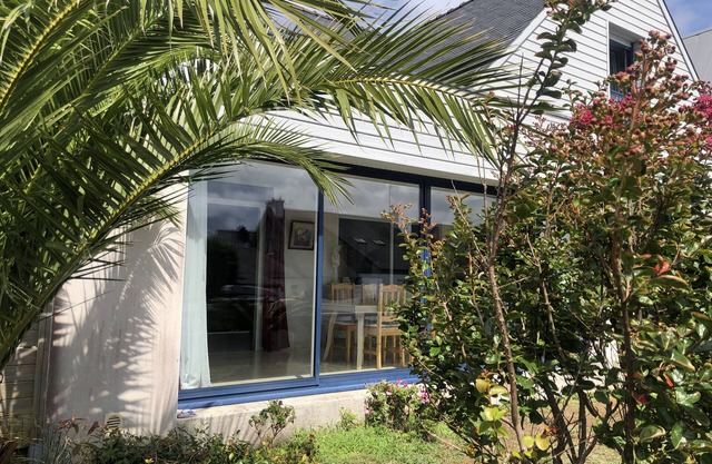 Villa Ty Yan a stone's throw from the beach