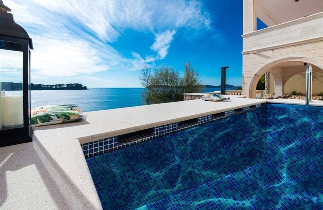 Villa Vatroslava - Private villa with pool and beach access