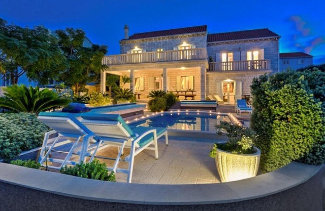 Villa Veritas