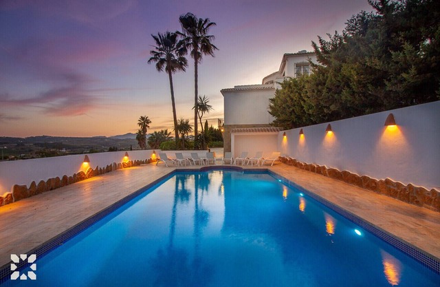 Villa Vermell by Abahana Villas