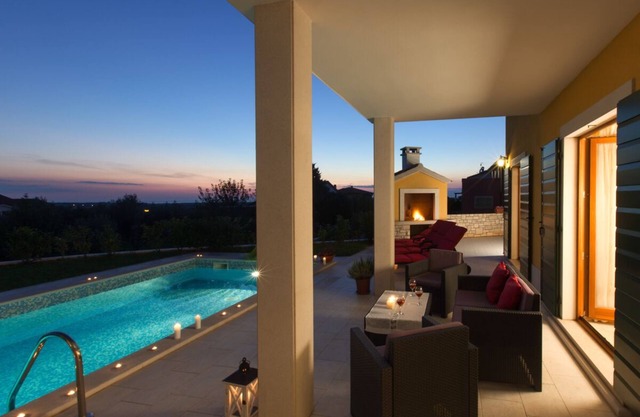 VILLA VIKTORIA, VILLAS in VILANIJA - UMAG (Private Swimming Pool)