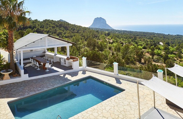 Villa with a wonderful view of the sea 41
