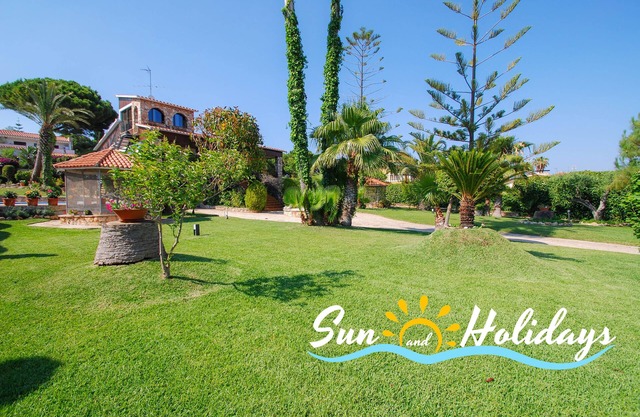 Villa with fabulous private pool, large lawned garden.