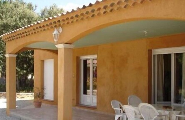Villa with mature pool, quiet location