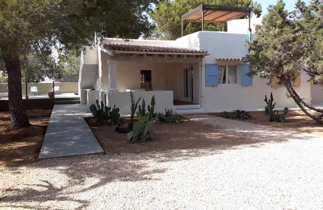 Villa with pool at pochi passi dal centro di Es Pujols