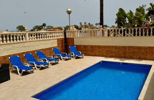 Villa with Private Pool and Large Underbuild