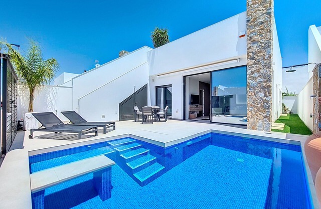 Villa with Private Pool and Roof Terrace