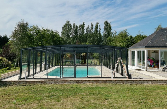VILLA WITH PRIVATE HEATED POOL. AND COVERED with a SHELTER . IN ST COLOMBIER