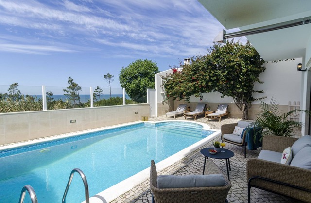 Villa with Private Pool & Sea View