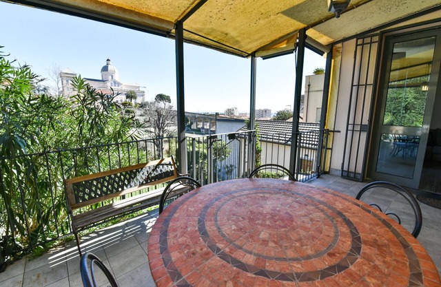 Villa with terrace, parking space and sea view in a medieval village