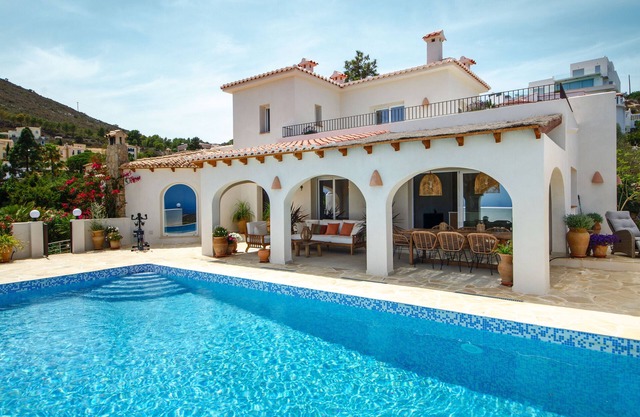 Villa 'Xenofilia 6' with Sea View, Wi-Fi and Air Conditioning