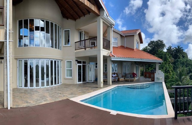 Villa Xona - a Luxury villa with stunning views - perfect for entertaining