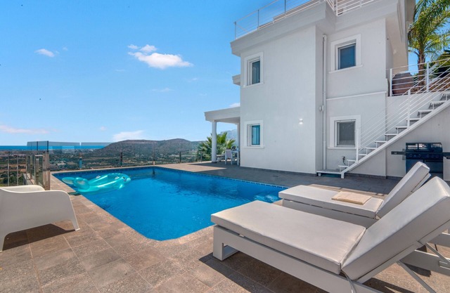 Villa 'Y Vita La Sella' with Sea View, Wi-Fi and Air Conditioning