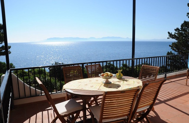 VILLA ZARBO DI MARE ON THE ROCKS FIRST FLOOR
